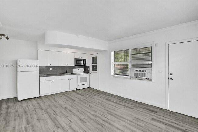 Foto del edificio - 7520 NE Miami Ct