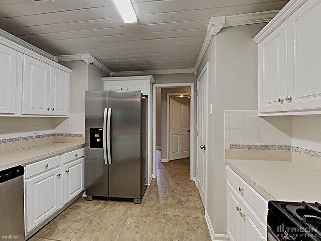 Building Photo - 181 Stratford Cir