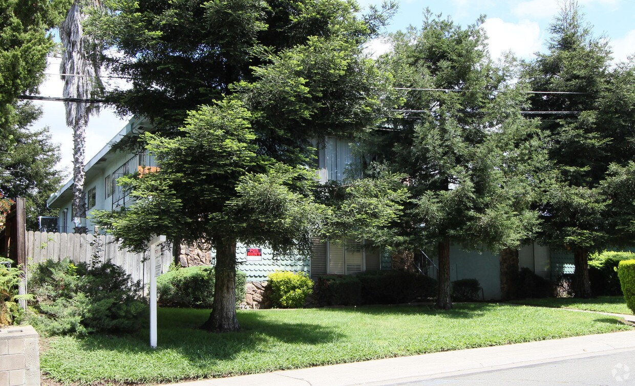 Primary Photo - 5925 Hilltop Dr