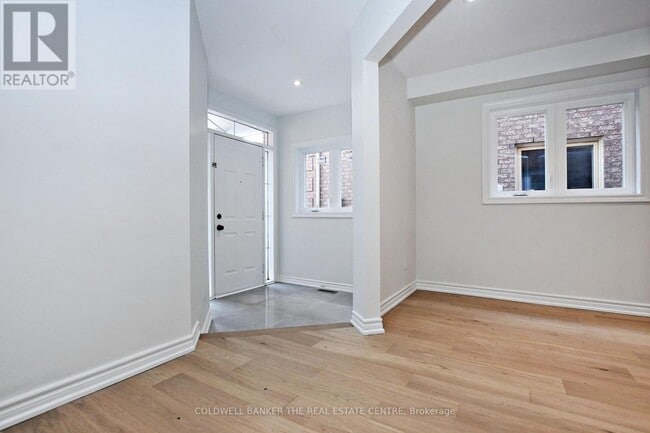 Building Photo - 582 Skinner Ave