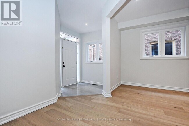 Photo du bâtiment - 582 Skinner Ave