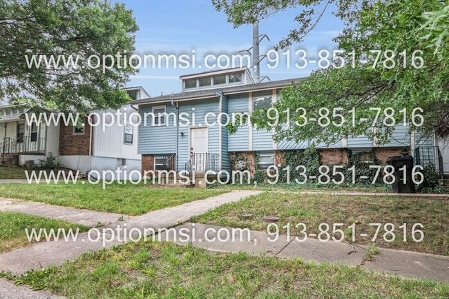 Building Photo - Newly remodeled, SPACIOUS and clean, avail...