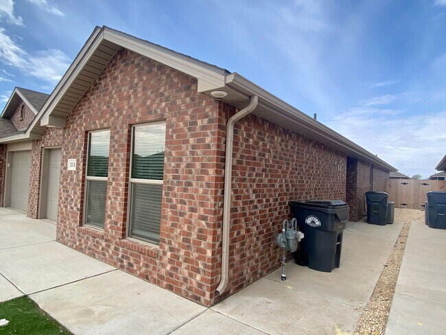 Foto del edificio - Introducing Your Dream Home: Spacious and ...