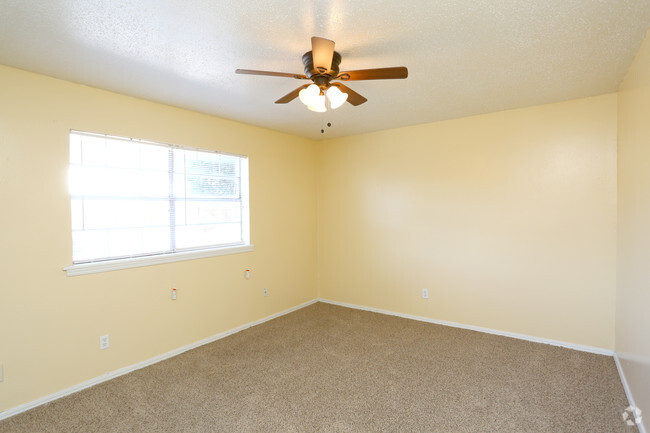 1BR, 1BA - 765SF - Bedroom - Mira Vista