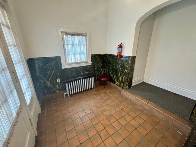 Building Photo - 1939 Crafton Blvd