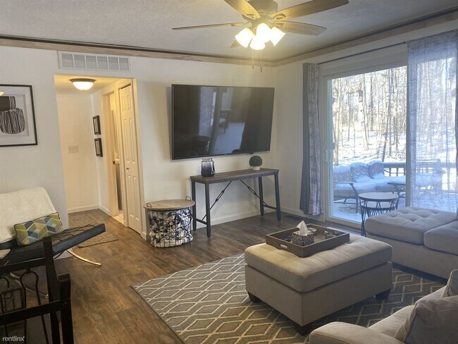 Building Photo - 3 br, 1.5 bath House - Furnished/Flex-Leas...