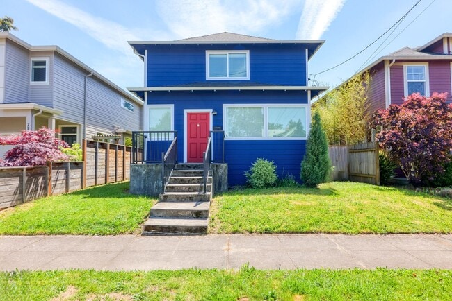 Building Photo - 7110 SE Cora St