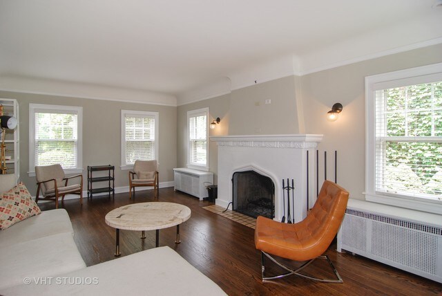 Building Photo - 1126 N Grove Ave