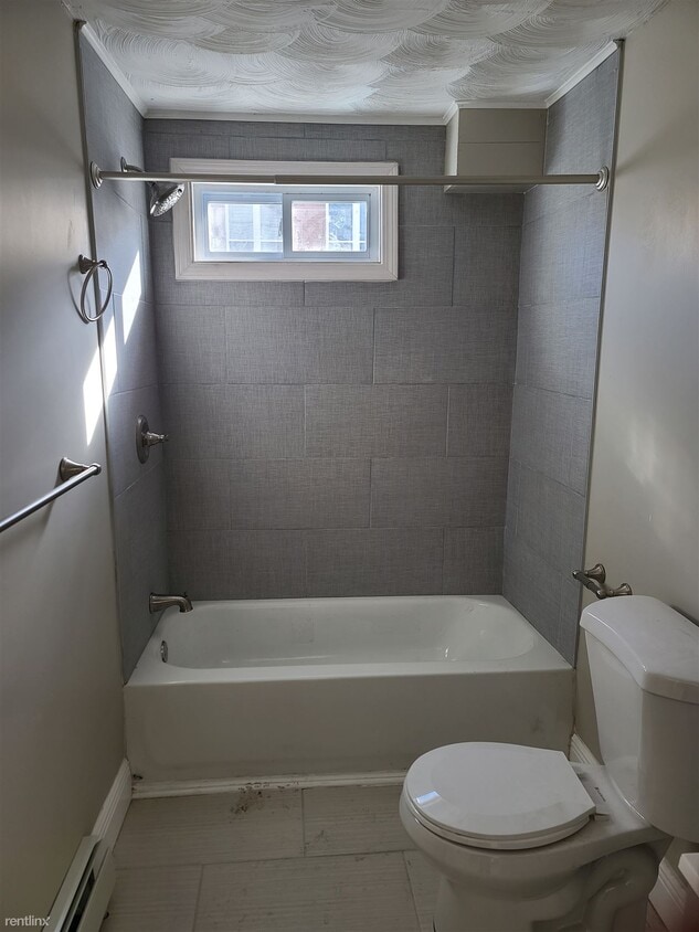 Building Photo - 1 br, 1 bath Townhome - 15 Mowry Street 1F