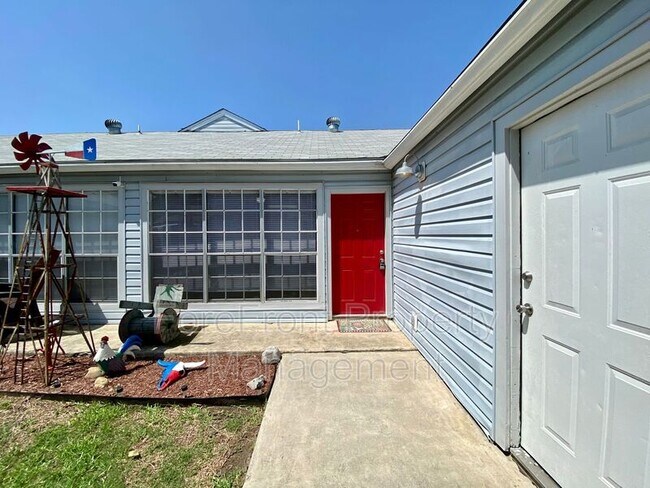 Building Photo - 14525 Clovelly Wood