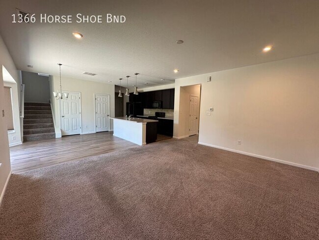 Foto del edificio - 1366 Horse Shoe Bnd
