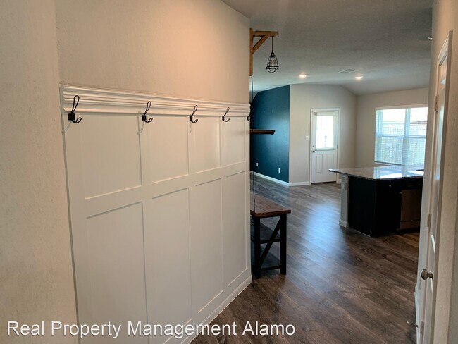 Foto del edificio - 3 br, 2 bath House - 1043 Raceland Road