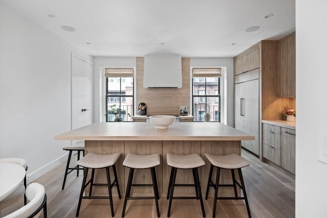 Building Photo - 73 Marlborough St