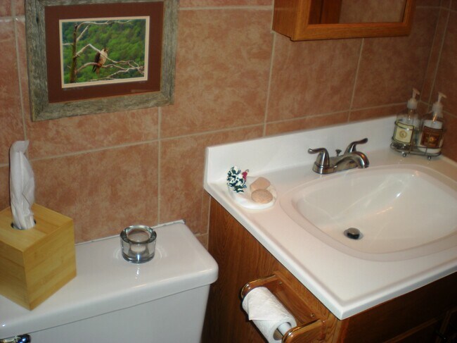 Building Photo - 25 Trailside Dr