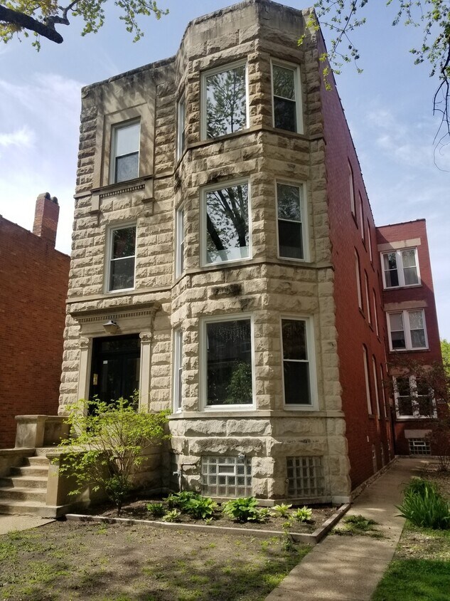Foto principal - 1260 W Carmen Ave