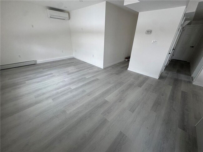 Foto del edificio - 47 Carpenter Ave