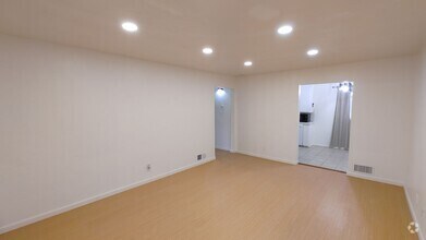 Building Photo - 1018 Palomas Dr SE