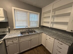 Building Photo - 109 Windsor St