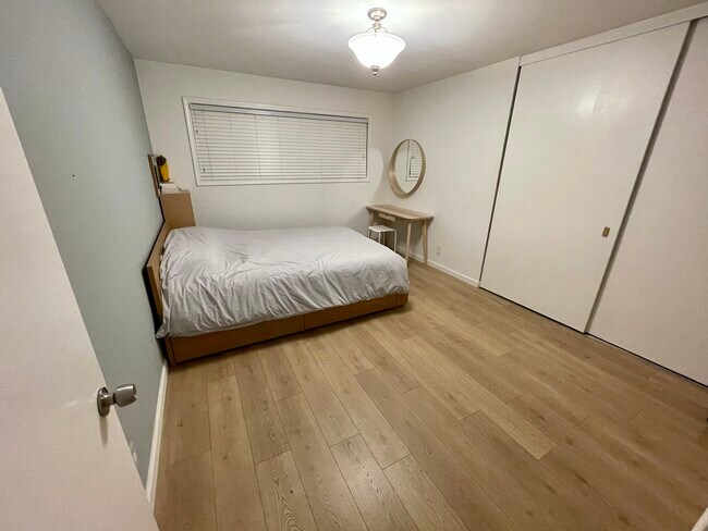 Dormitorio - 2315 Eastridge Ave