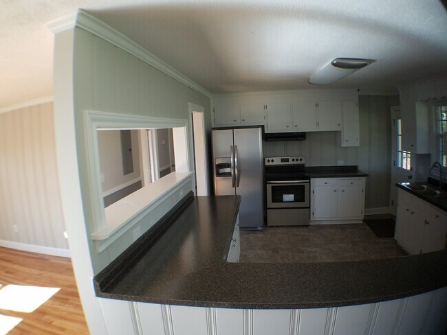 Foto del edificio - 245 Hood Rd