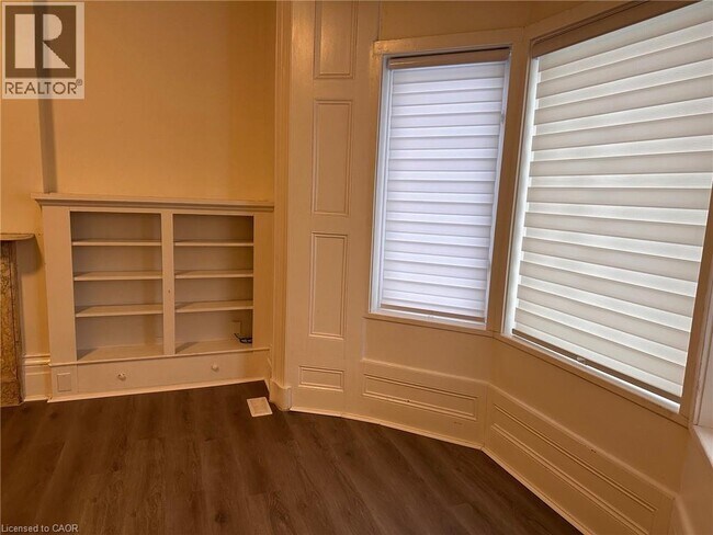 Photo du bâtiment - 240 Dalhousie St