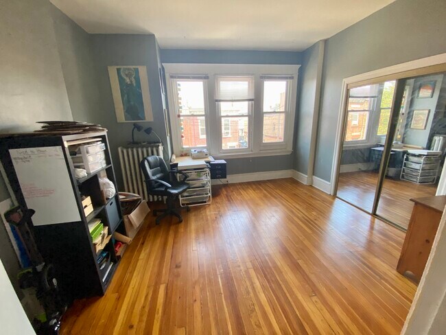 Bedroom - 612 Tasker St