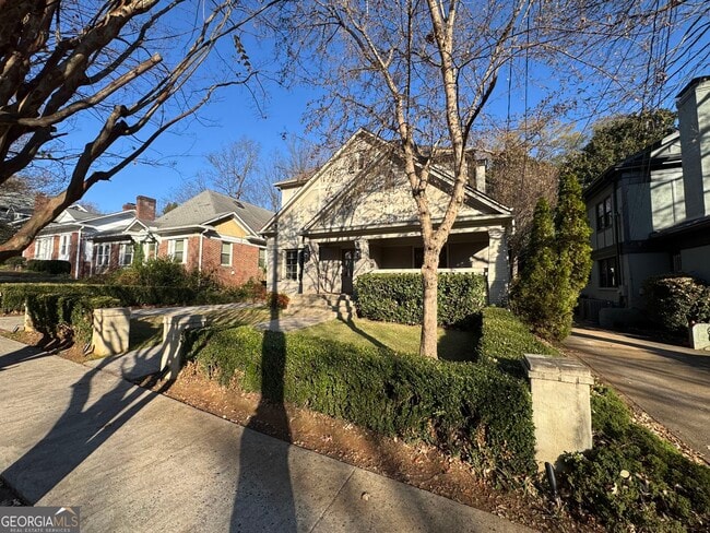 Building Photo - 1092 McLynn Ave NE