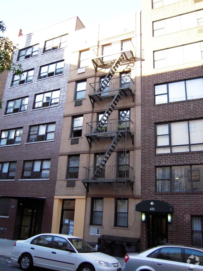 Building Photo - 419 E 76th St