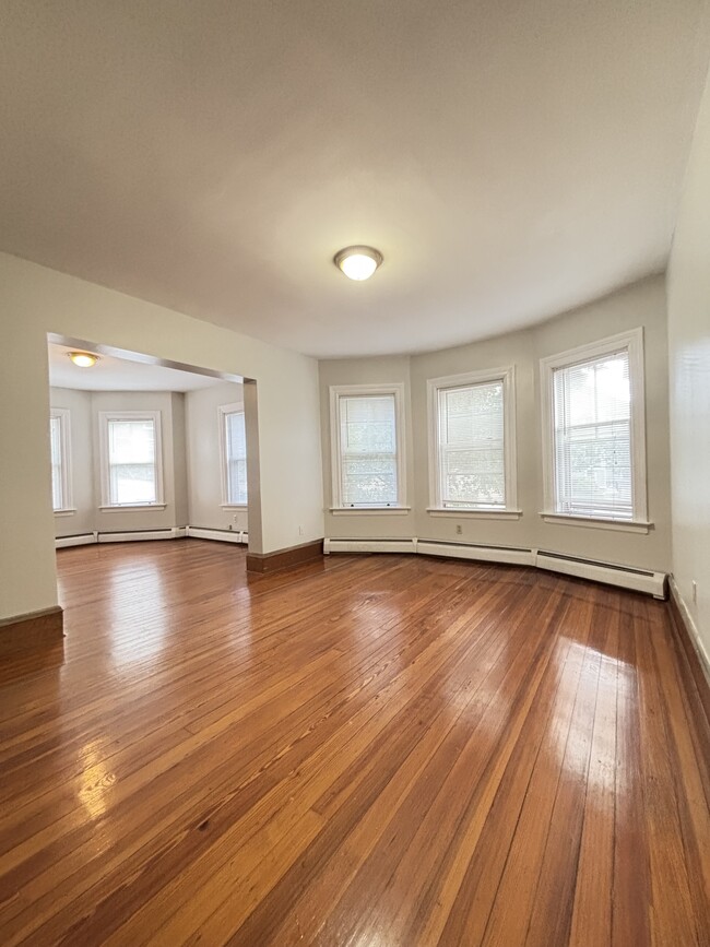 Building Photo - 29 Pratt St