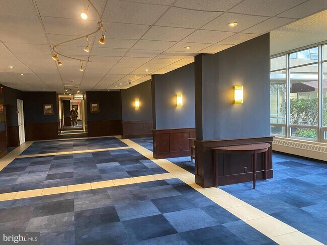 Foto del edificio - 1030 E Lancaster Ave