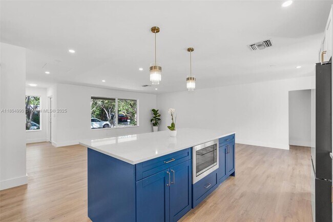 Building Photo - 17505 SW 91st Ave