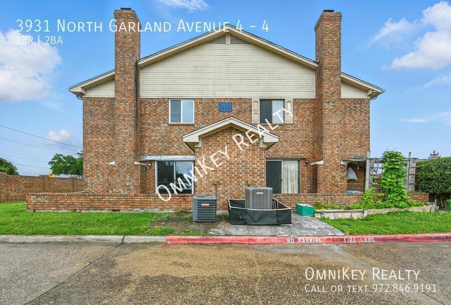 Primary Photo - 3931 N Garland Ave