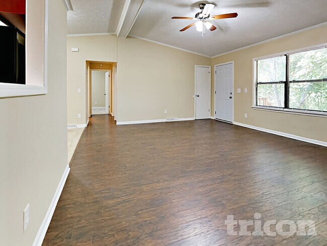 Building Photo - 4185 Bradley Dr SW