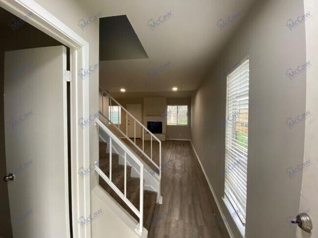 Building Photo - 3106 Trenton Dr