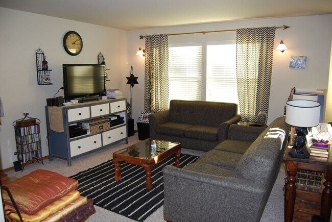 Foto del edificio - 4 br, 2.5 bath House - 166 Gazebo St