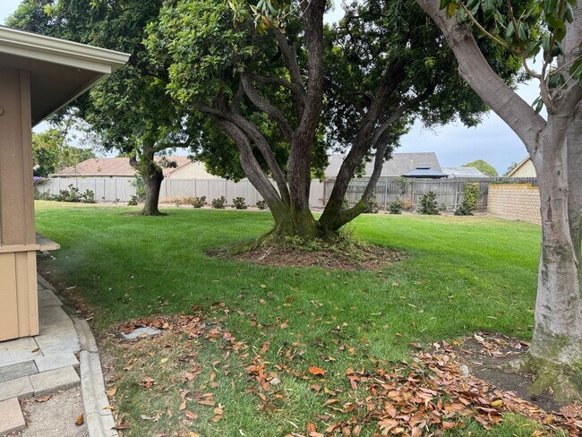 Building Photo - Coronado II with a 2 car garage in Leisure...