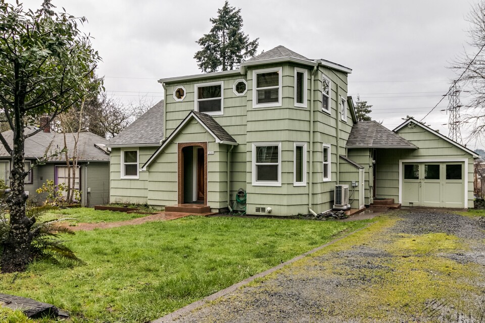 Primary Photo - Renovated 3-Bedroom, 1.5-Bath Home with Un...