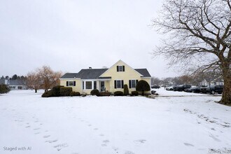 Building Photo - 2555 Youngs Ave