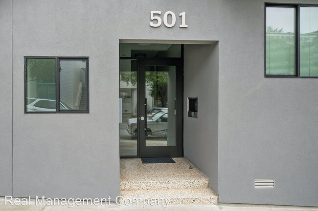 Building Photo - 501 Douglass St