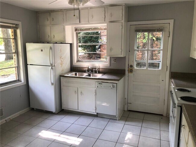 Foto del edificio - 1257 Woodland Ave NE