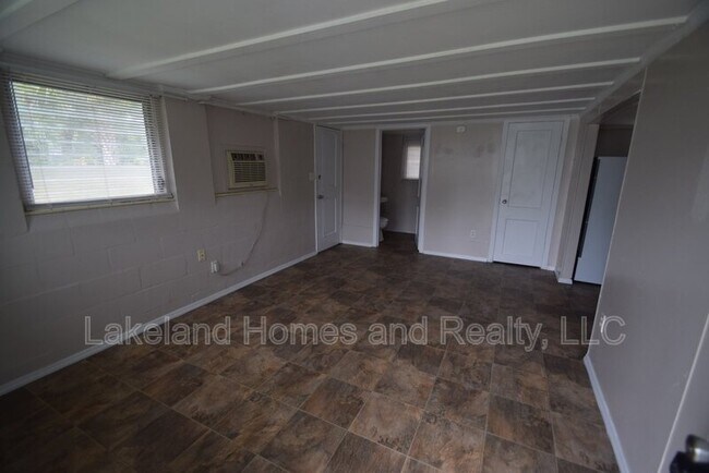 Foto del edificio - 522 Francis Blvd