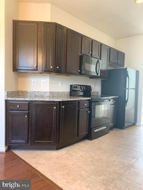 Foto del edificio - 17275 Library Blvd