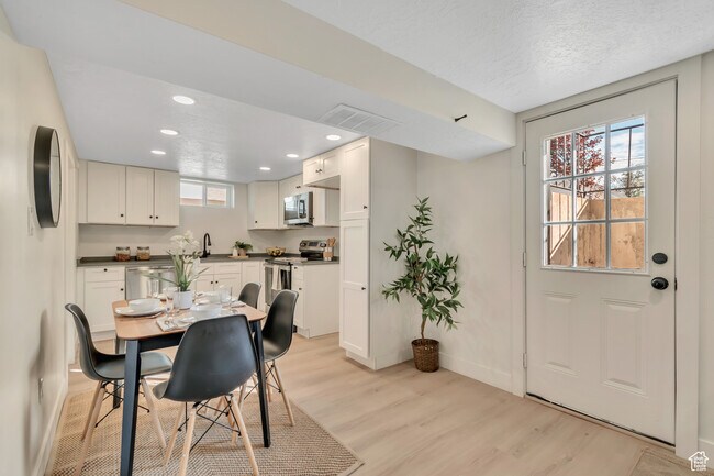 Foto del edificio - 394 N 100 E