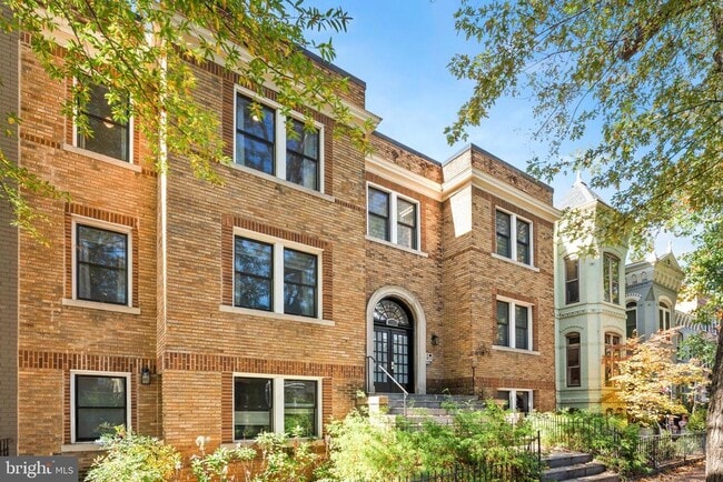 Foto del edificio - 317 3rd St SE