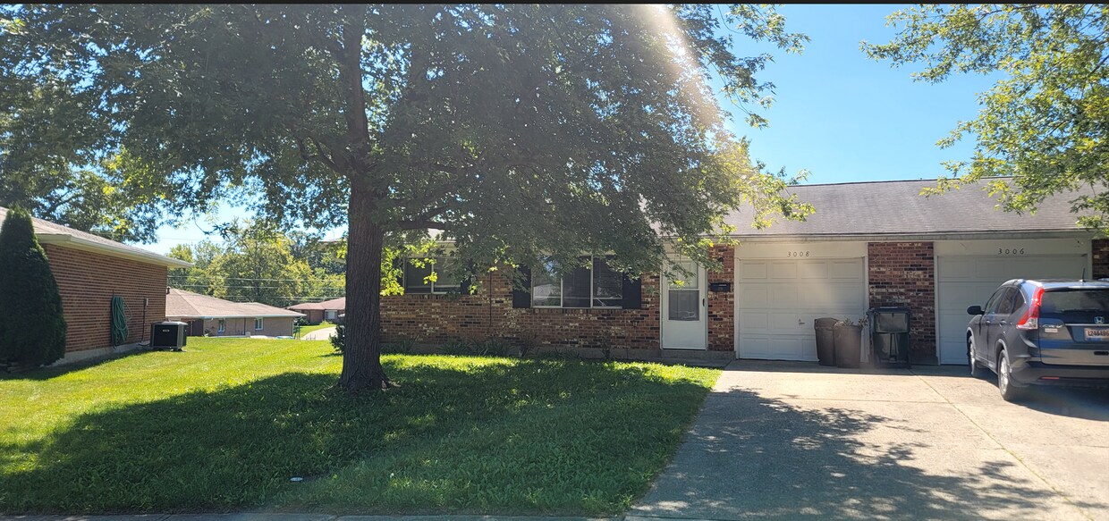 Primary Photo - 3006-3008 Creekview Circle