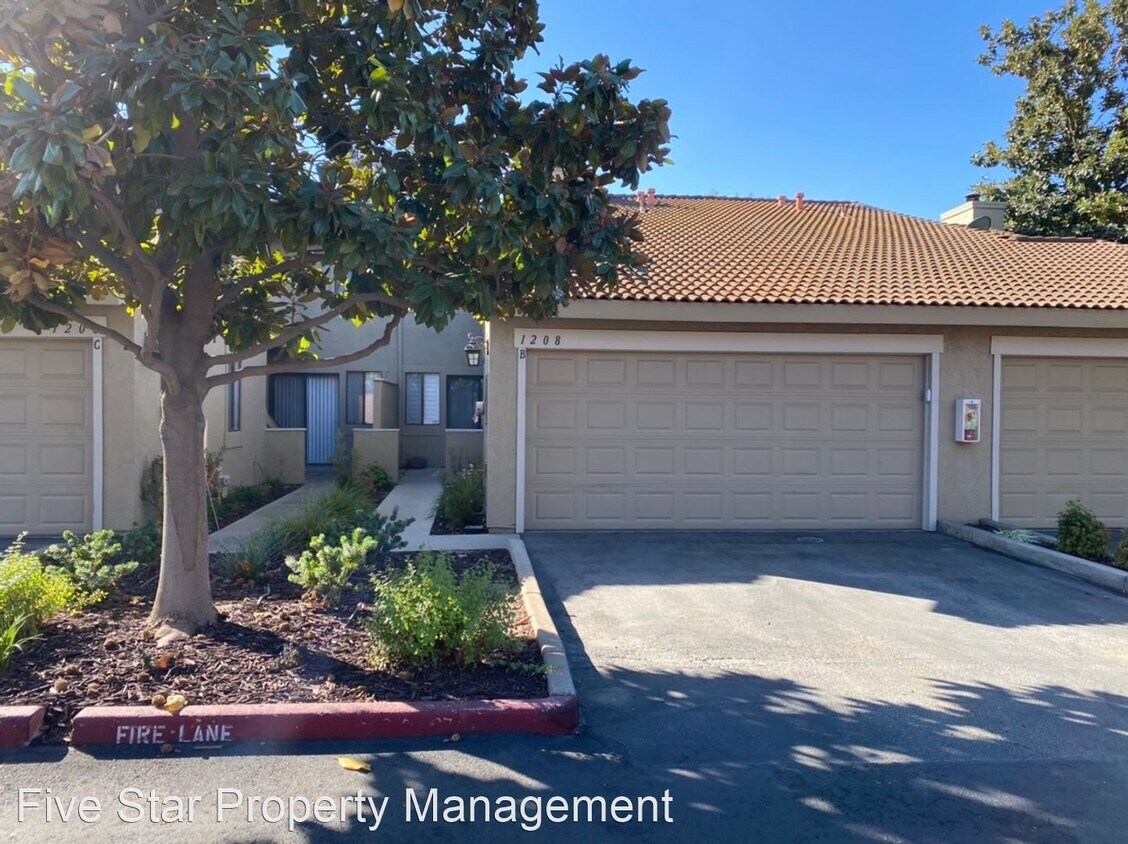 2 br, 2.5 bath House 1208 W. Roseburg Av... House for Rent in