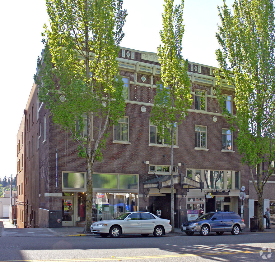 Primary Photo - The Elks Apartments