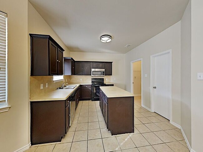 Foto del edificio - No Application Fees* $500 off 1st Months R...