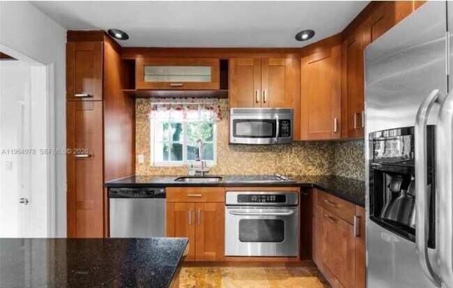 Foto del edificio - 4220 SW 13th St