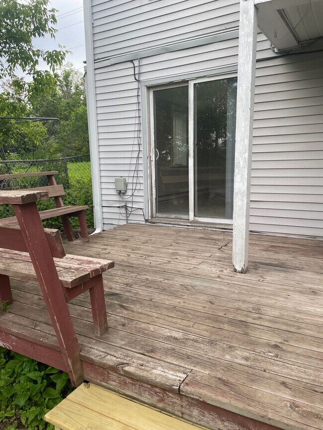 Foto del edificio - 622 E 8th St